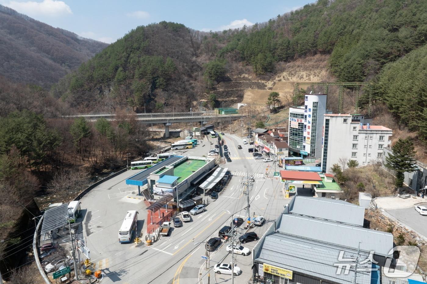 본문 이미지 - 강원 정선군이 6월까지 2억 1000만 원을 들여 고한·사북공영버스터미널의 택시 승강장을 정비할 예정이다. (정선군 제공. 재판매 및 DB금지) 2026.4.15/뉴스1