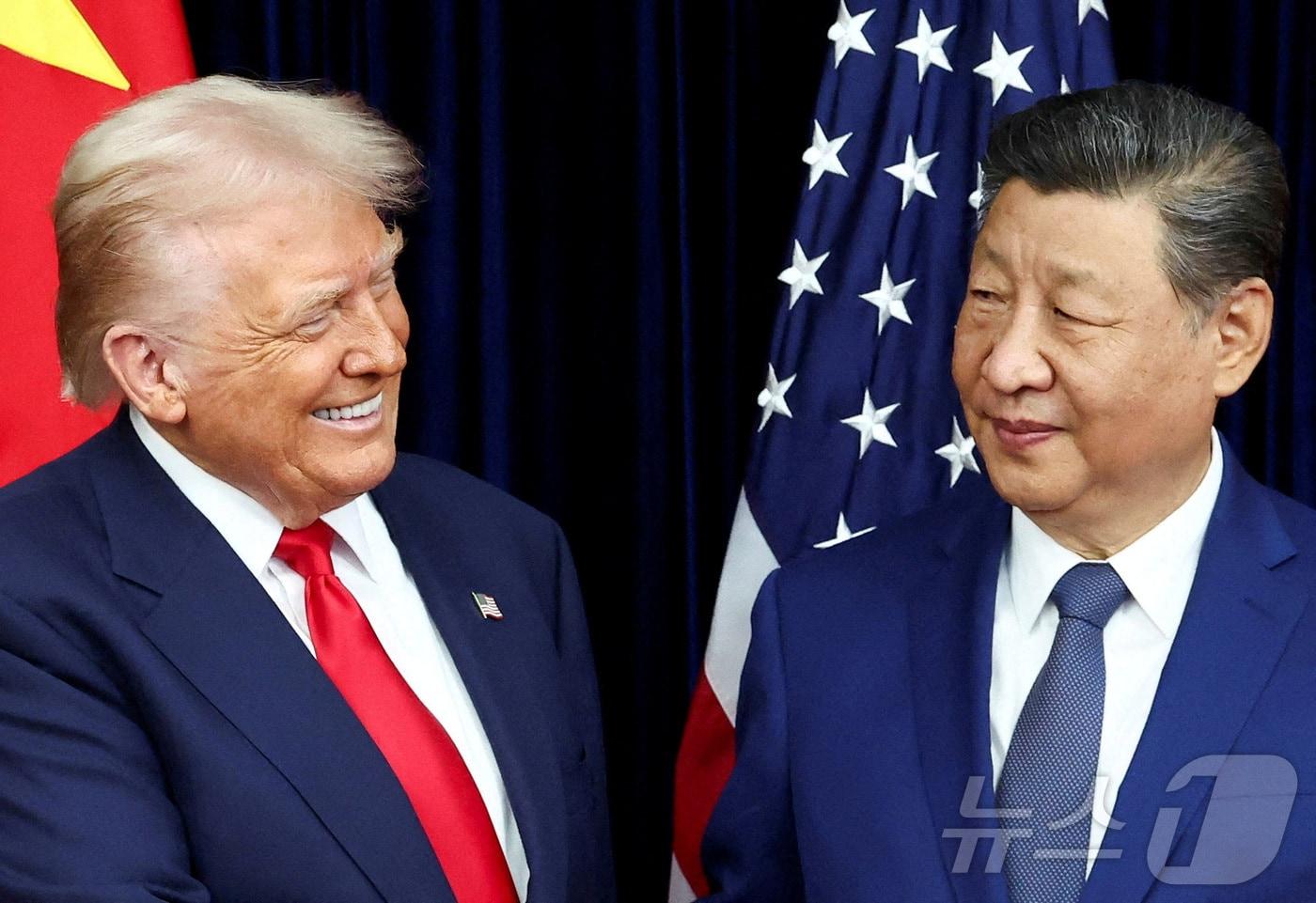 본문 이미지 - 도널드 트럼프 미국 대통령과 시진핑 중국 국가주석 ⓒ 로이터=뉴스1