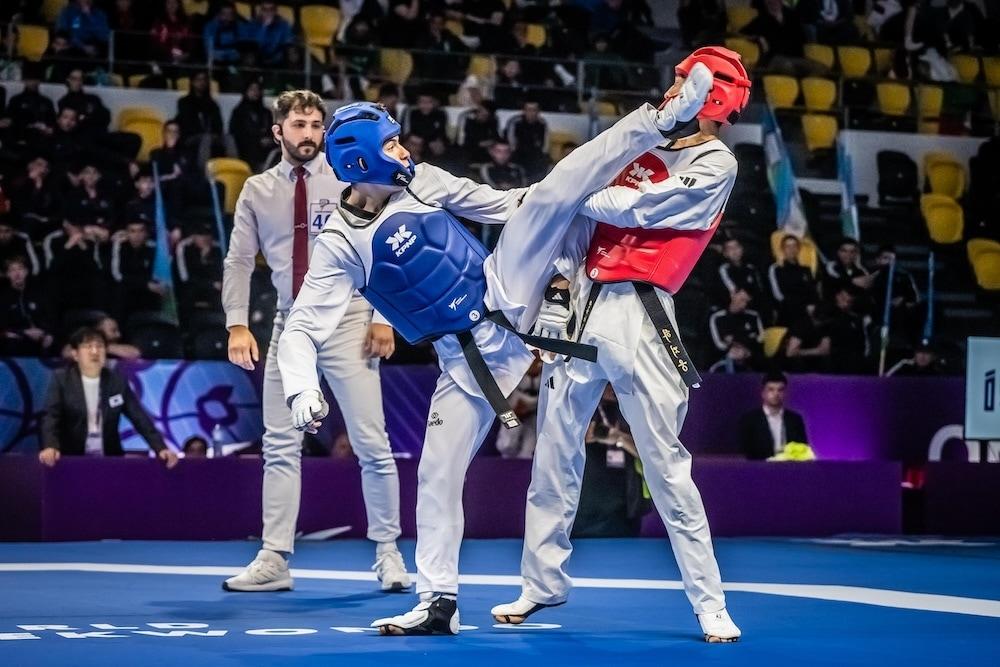 본문 이미지 -  하지웅(오른쪽)(WA 홈페이지 캡처)