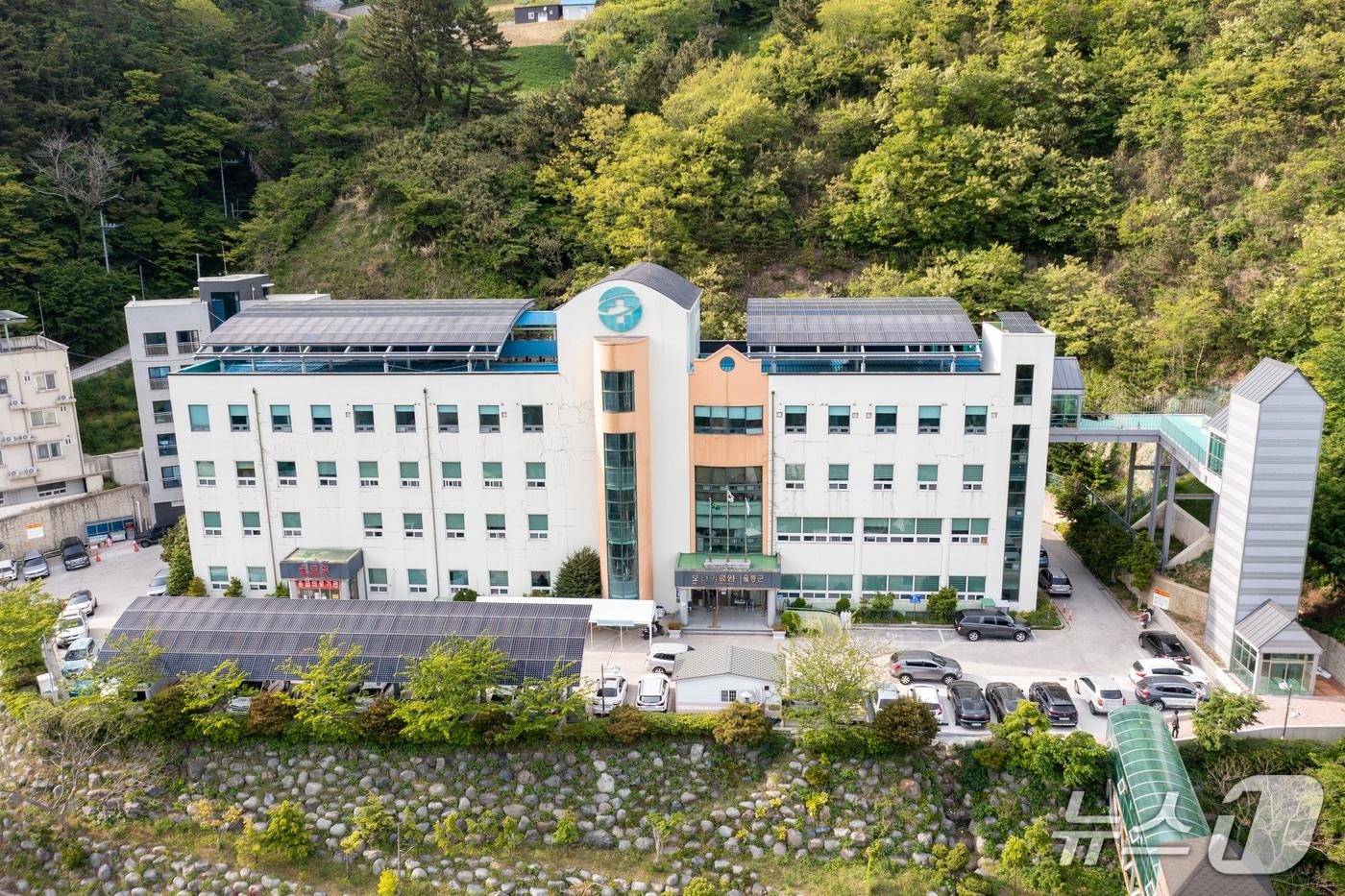 본문 이미지 -  경북 울릉군의료원 전경. (뉴스1 자료, 재판매 및 DB금지) 2026.4.16/뉴스1