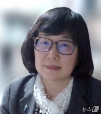 본문 이미지 - 이재명 대통령이 16일 진실화해를위한과거사정리위원회 상임위원에 김귀옥 한성대학교 소양핵심교양학부 교수를 임명했다. (청와대 제공. 재판매 및 DB 금지) 2026.4.16 ⓒ 뉴스1 이재명 기자