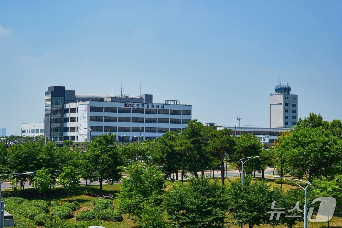 본문 이미지 - 한국공항공사 전경.(한국공항공사 제공. 재배포 및 DB금지)2026.4.16/뉴스1