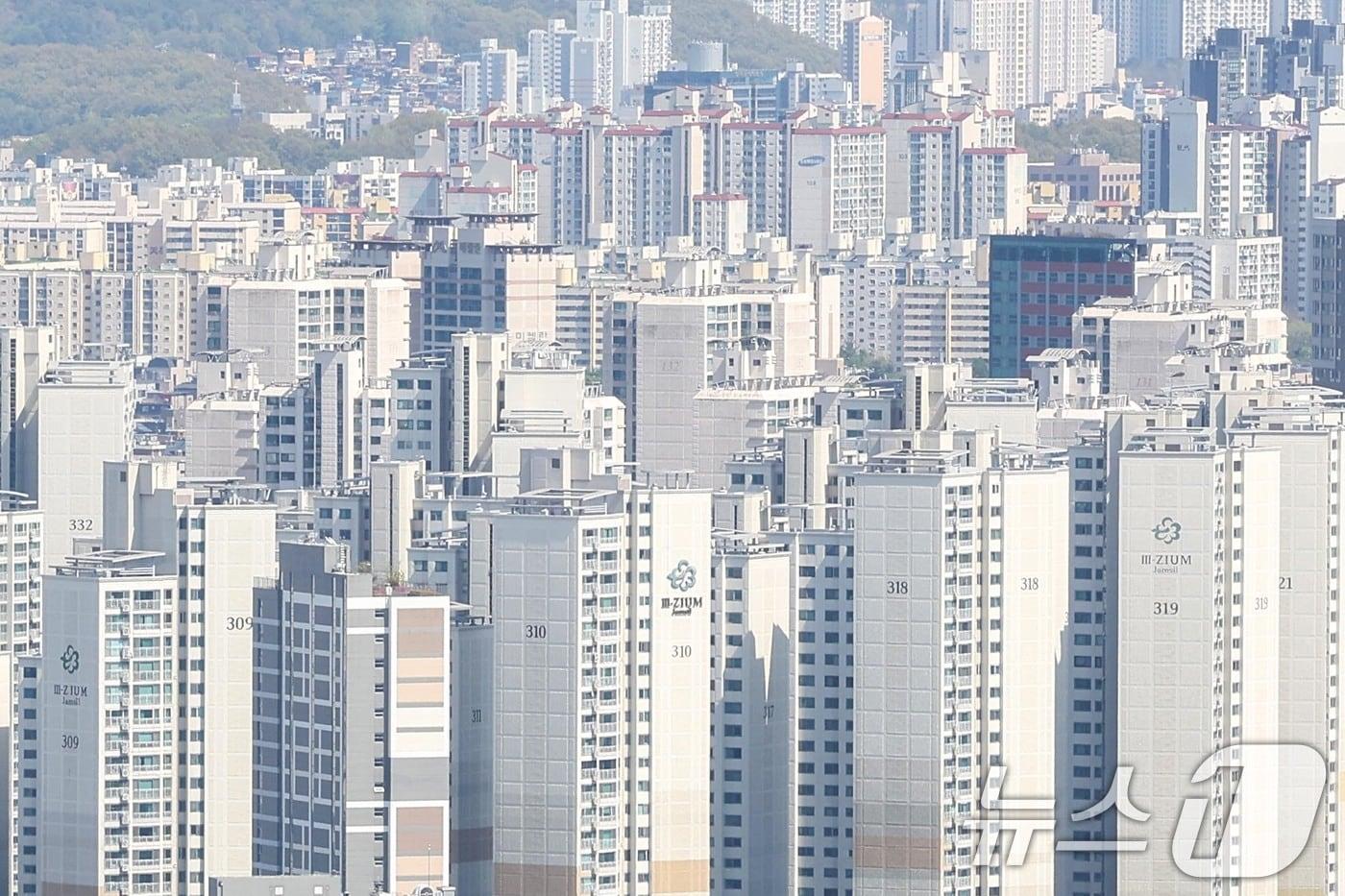 본문 이미지 - 서울 시내 아파트 단지 모습. ⓒ 뉴스1 조연우 인턴기자