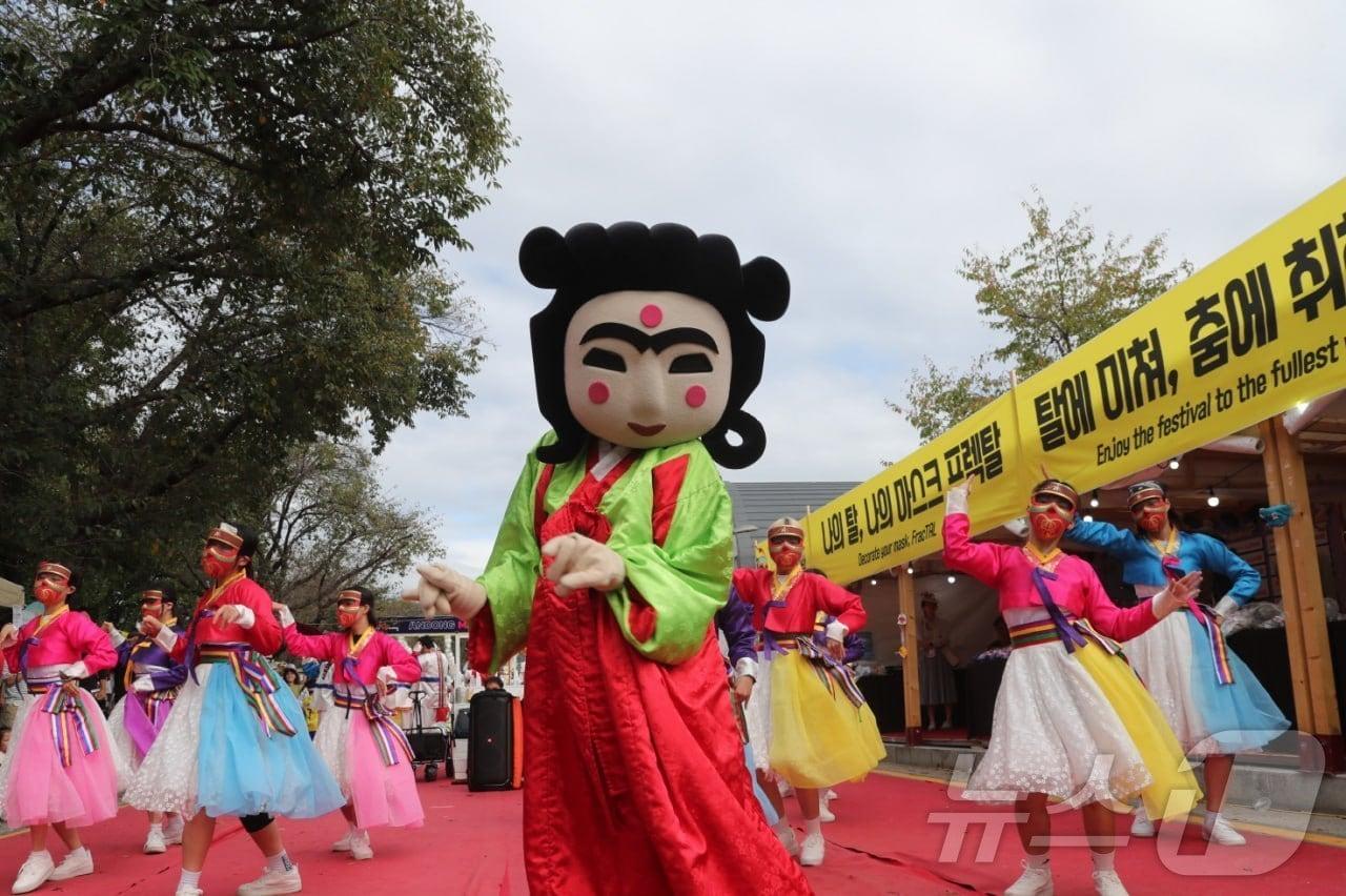 본문 이미지 - 권기창 안동시장 예비후보는 17일 전통문화와 인공지능을 결합한 K-콘텐츠 공약을 발표했다. ⓒ 뉴스1 김대벽기자