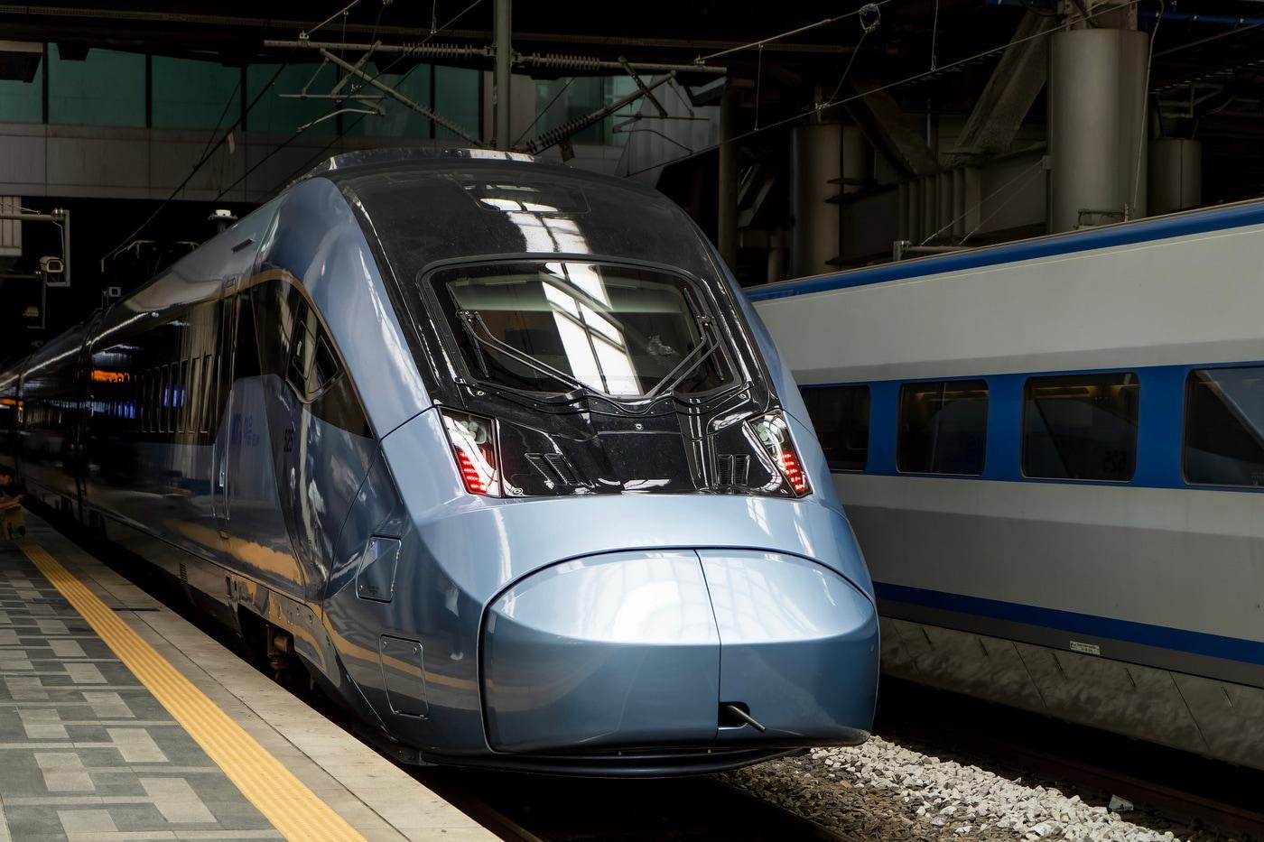 본문 이미지 - 현대로템이 제작한 KTX-이음. (현대로템 제공)