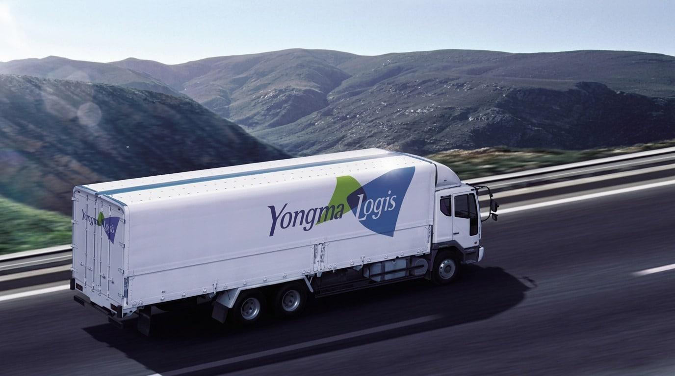 본문 이미지 - 용마로지스 차량. (동아제약 제공) 