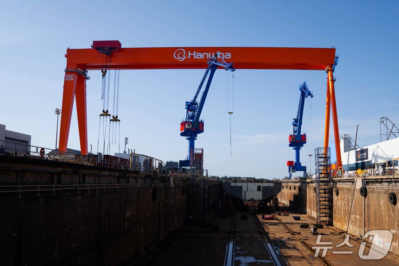 본문 이미지 - 한화오션 필리조선소 전경.(거제시 제공. 재판매 및 DB금지)