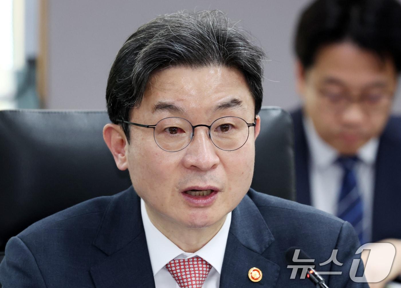 본문 이미지 - 이억원 금융위원장. 2026.4.17 ⓒ 뉴스1 김명섭 기자