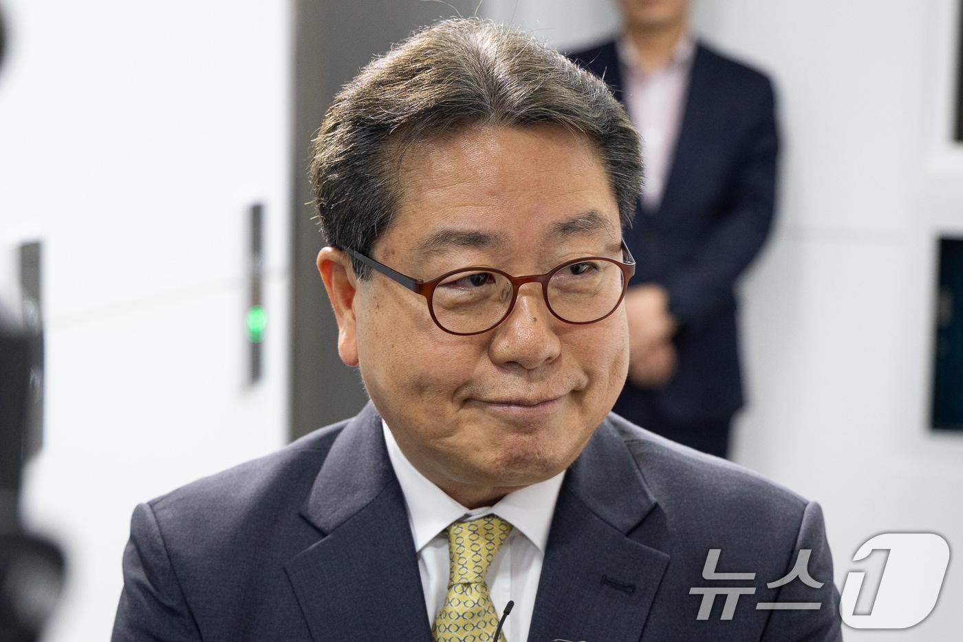 본문 이미지 - 조광한 국민의힘 최고위원이 17일 서울 여의도 중앙당사에서 열린 경기도지사 예비후보 면접에 참석하고 있다. 2026.4.17 ⓒ 뉴스1 유승관 기자