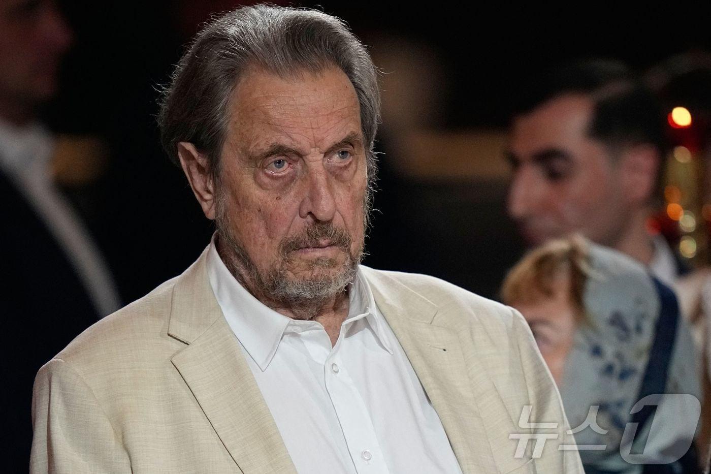 본문 이미지 - 남아프리카공화국 사업가이자 일론 머스크의 아버지인 에롤 머스크가 12일(현지시간) 모스크바에서 열린 정교회 부활절 예배에 참석하고 있다. 2026.04.12. ⓒ AFP=뉴스1