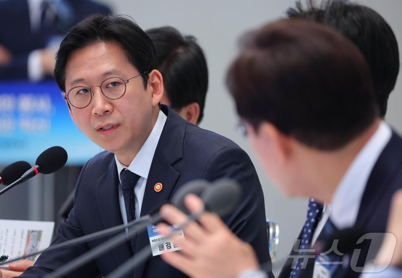 본문 이미지 - 배경훈 부총리 겸 과학기술정보통신부 장관. 2026.4.17 ⓒ 뉴스1 이재명 기자