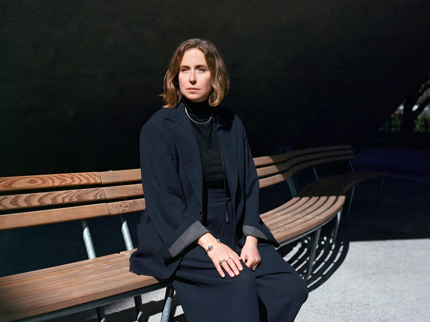 본문 이미지 - 데니스 베르치(Denise Bertschi) ⓒ Gina Folly (스위스 예술 위원회 프로 헬베티아 제공)