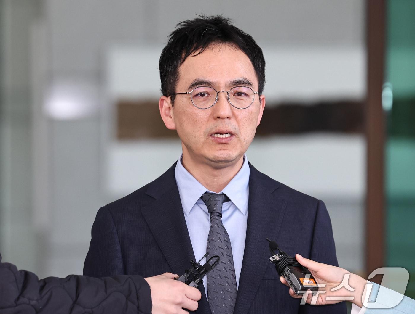 본문 이미지 - 구자현 검찰총장 직무대행이 17일 오후 서울 서초구 대검찰청에서 입장을 밝히고 있다. 2026.4.17 ⓒ 뉴스1 구윤성 기자