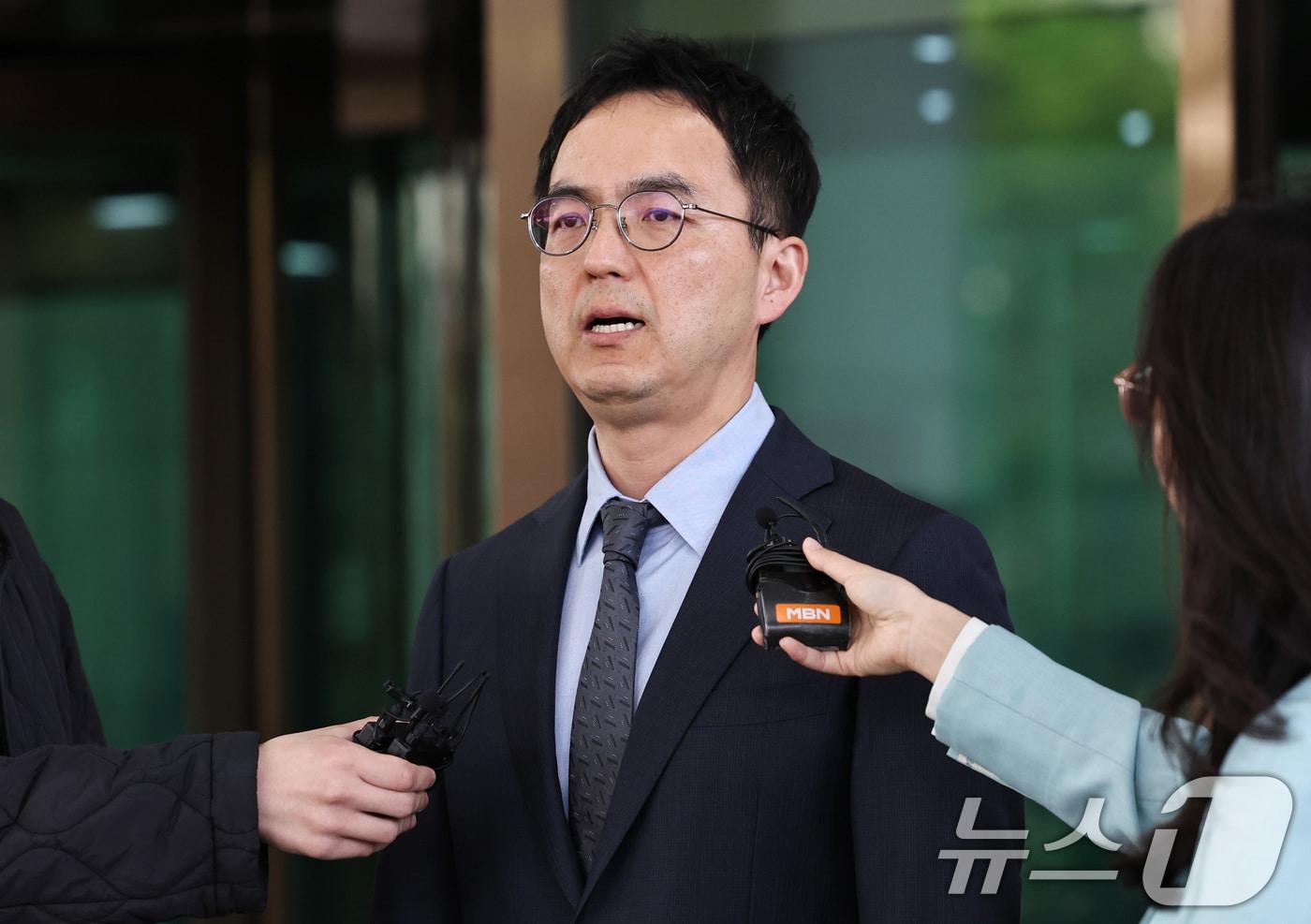 본문 이미지 - 구자현 검찰총장 직무대행이 17일 오후 서울 서초구 대검찰청에서 대장동·대북송금 의혹 사건을 둘러싼 정치권의 국정조사와 관련해 입장을 밝히고 있다. 2026.4.17 ⓒ 뉴스1 구윤성 기자