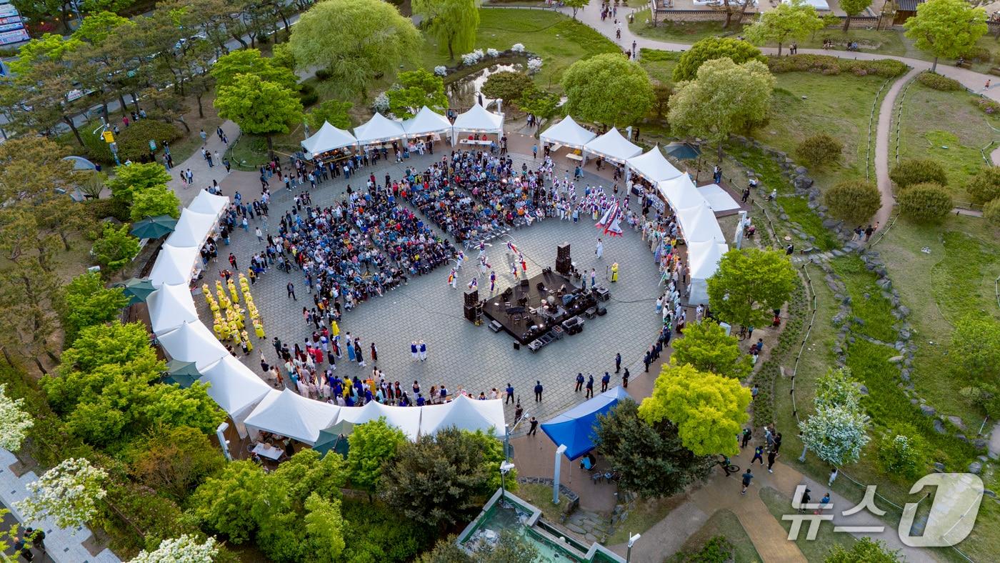 본문 이미지 - 동춘당 문화제 모습.(대덕구 제공. 재판매 및 DB금지)/뉴스1