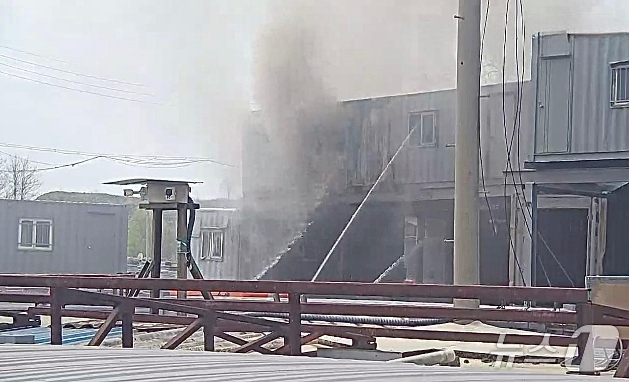 본문 이미지 - 오산 화학물질 누출 현장.(경기도소방재난본부 제공. 재판매 및 DB 금지)/뉴스1