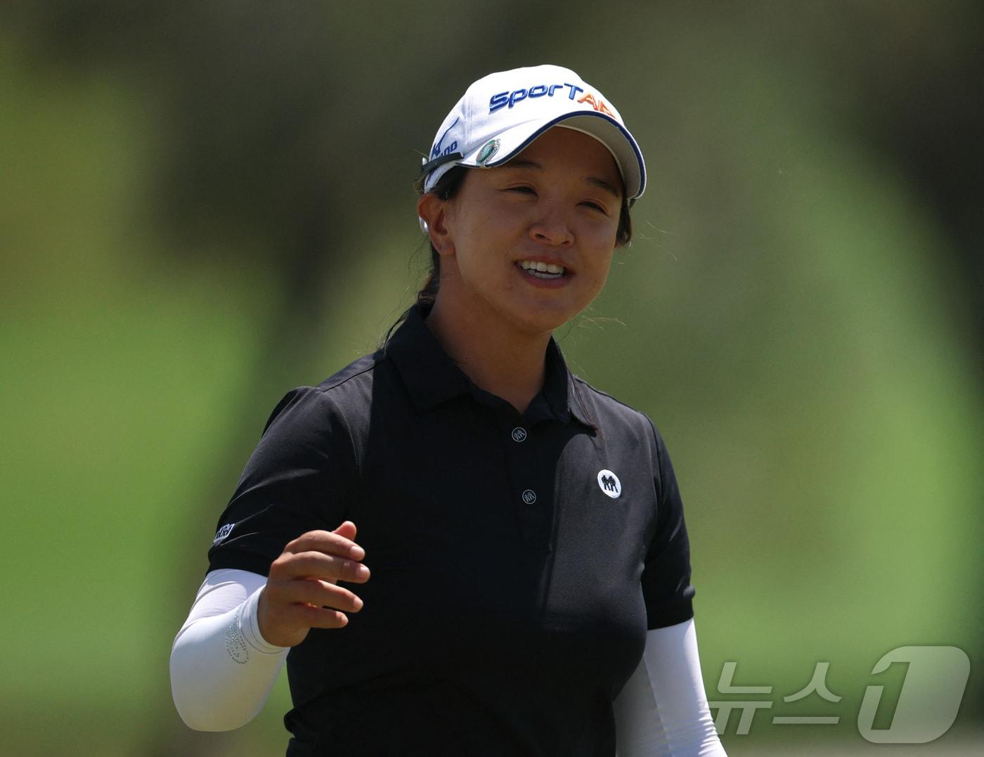 본문 이미지 - LPGA LA 챔피언십 2라운드 선두에 오른 김세영. ⓒ AFP=뉴스1