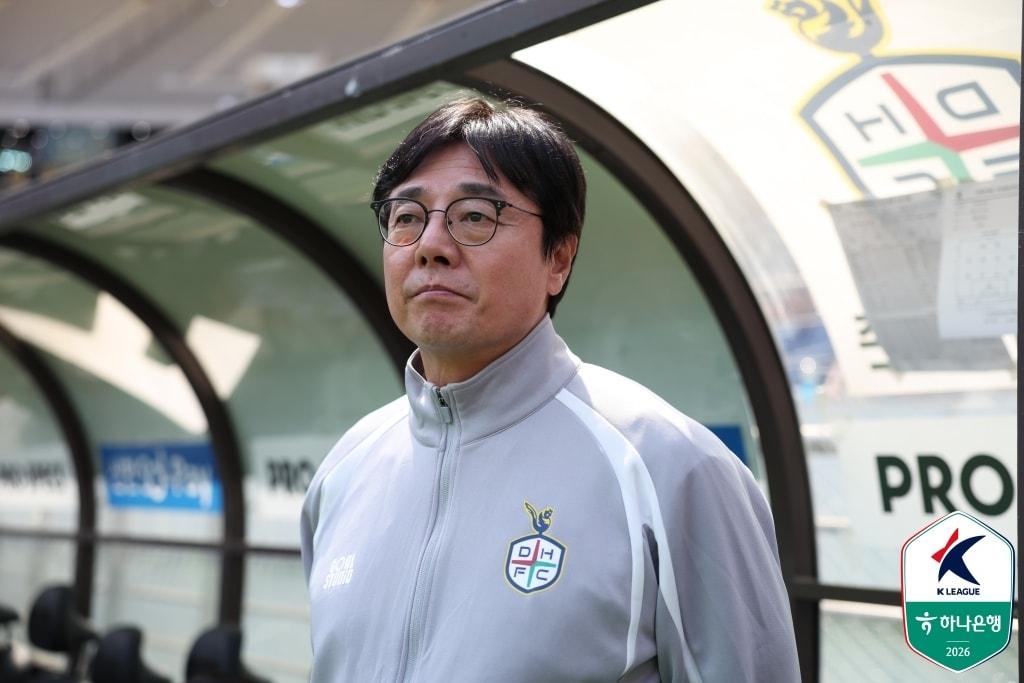 본문 이미지 - 황선홍 대전 하나시티즌 감독. (한국프로축구연맹 제공)