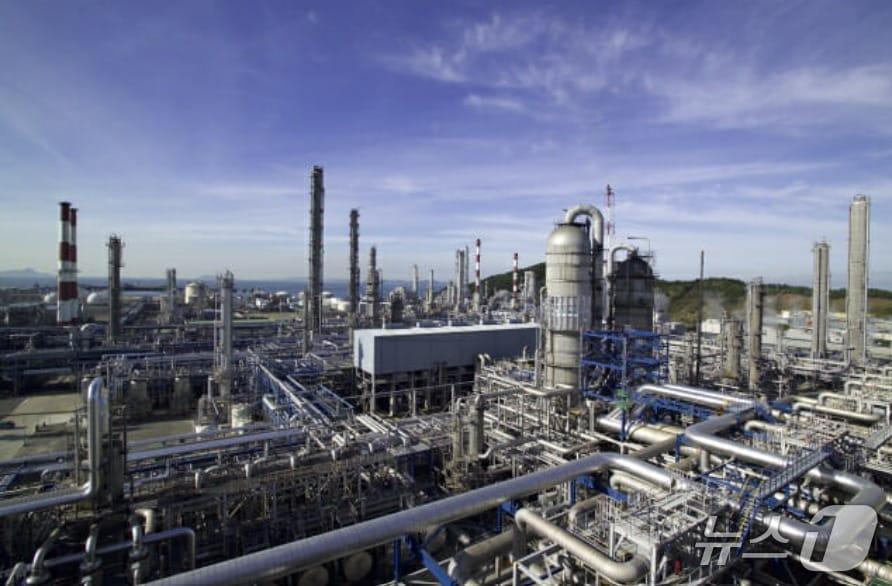 본문 이미지 - 한화토탈에너지스 대산 공장 전경.(한화토탈에너지 제공)