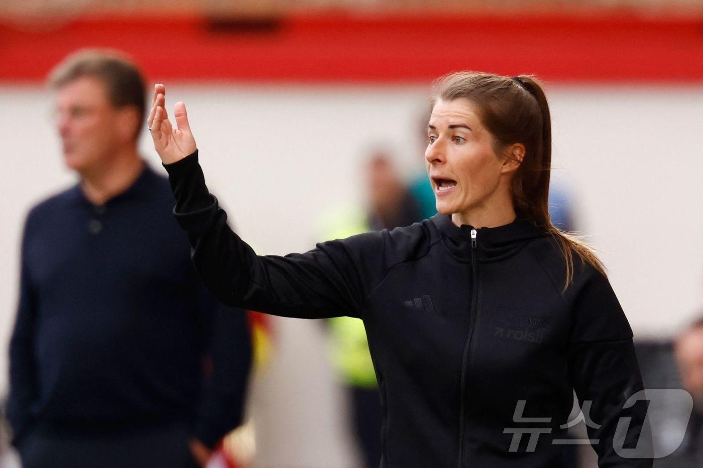 본문 이미지 - 우니온 베를린의 마리 루이즈 에타 감독. ⓒ AFP=뉴스1