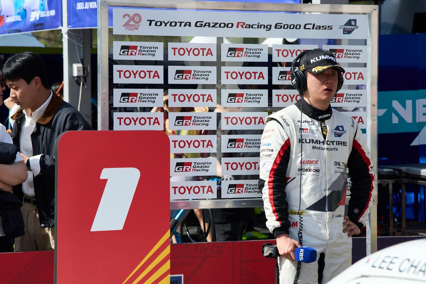 본문 이미지 - 2206 오네 슈퍼레이스 챔피언십 개막전에서 우승한 이창욱(금호 SLM). (슈퍼레이스 제공)