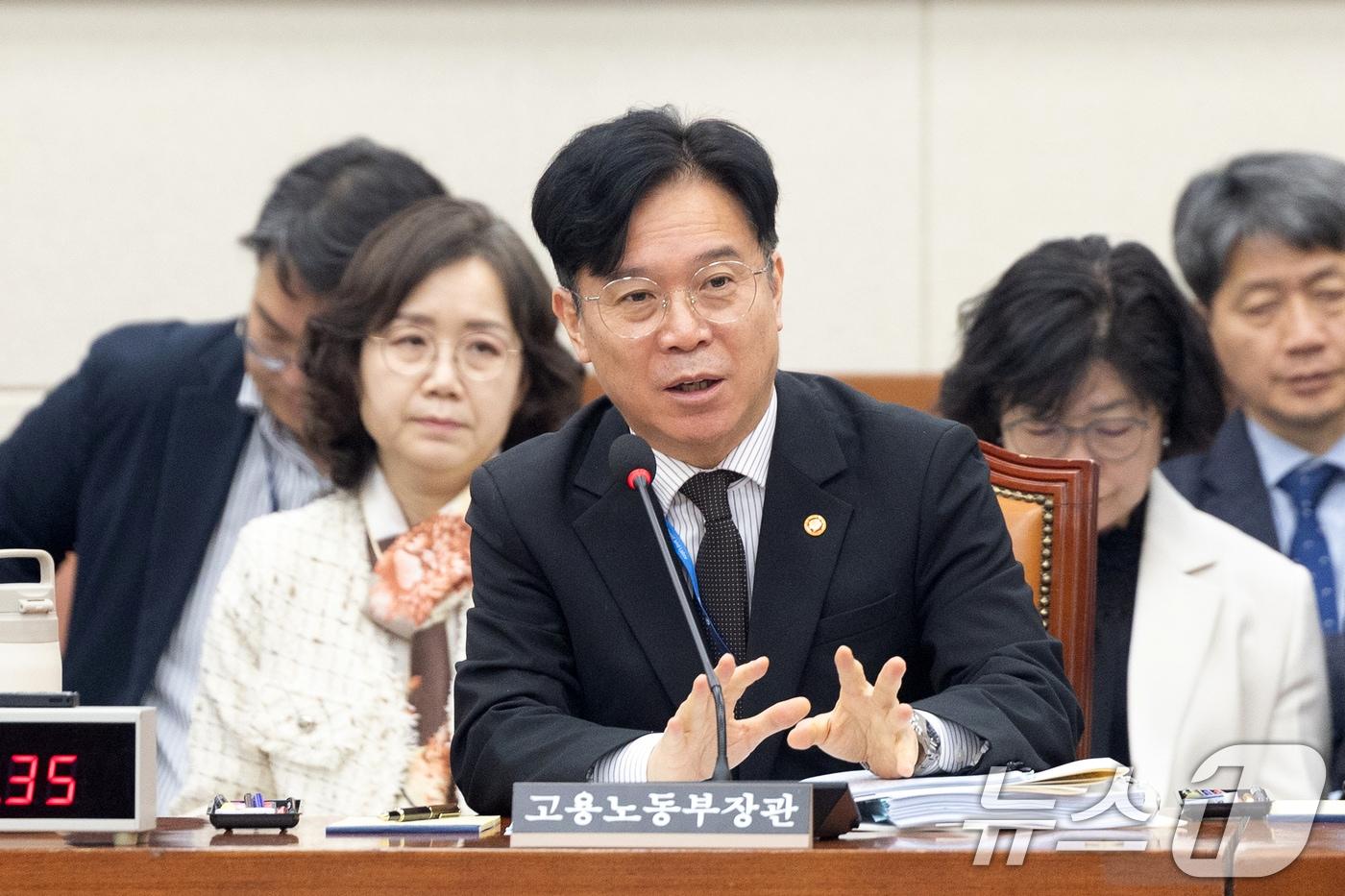 본문 이미지 - 김영훈 고용노동부 장관 ⓒ 뉴스1 이승배 기자