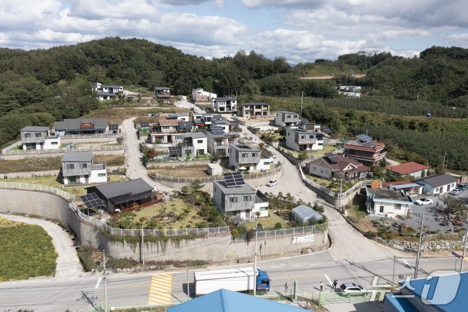 본문 이미지 - 경북 영주시의 태양광 설비 설치 모습.(영주시 제공. 재판매 및 DB 금지)2026.4.2/뉴스1