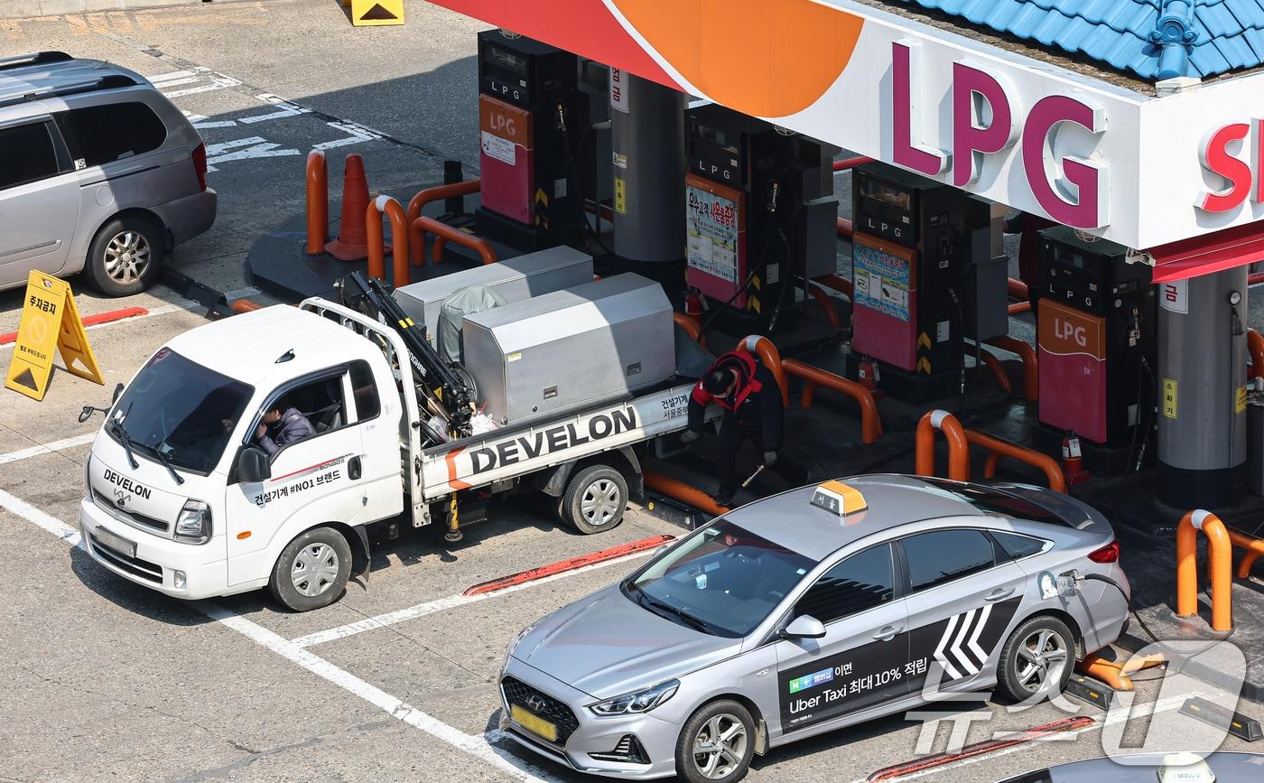 본문 이미지 - 서울 시내 LPG 충전소. ⓒ 뉴스1 김도우 기자