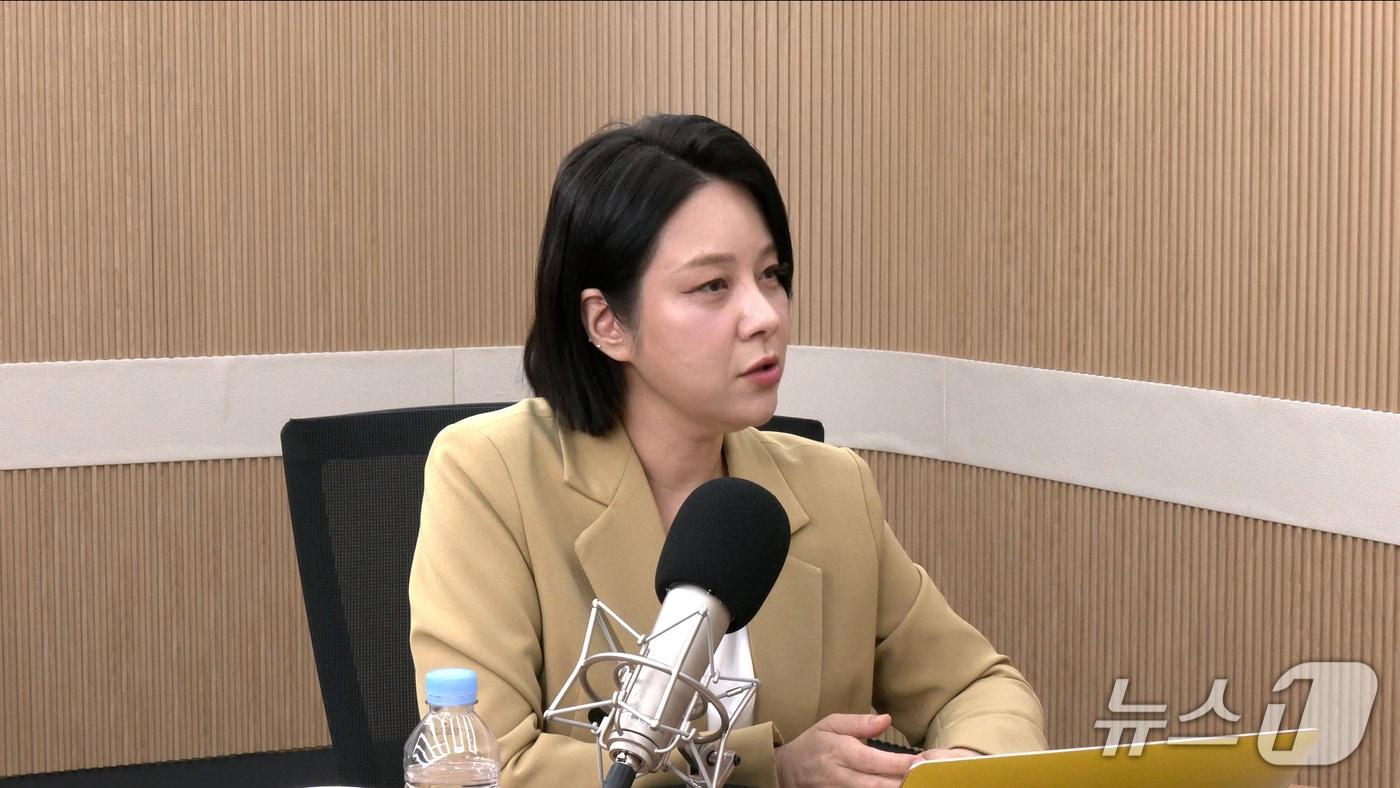 본문 이미지 - 정은혜 전 더불어민주당 의원이 2일 뉴스1TV '팩트앤뷰'에 출연해 질문에 답하고 있다.(뉴스1TV '팩트앤뷰' 캡처)
