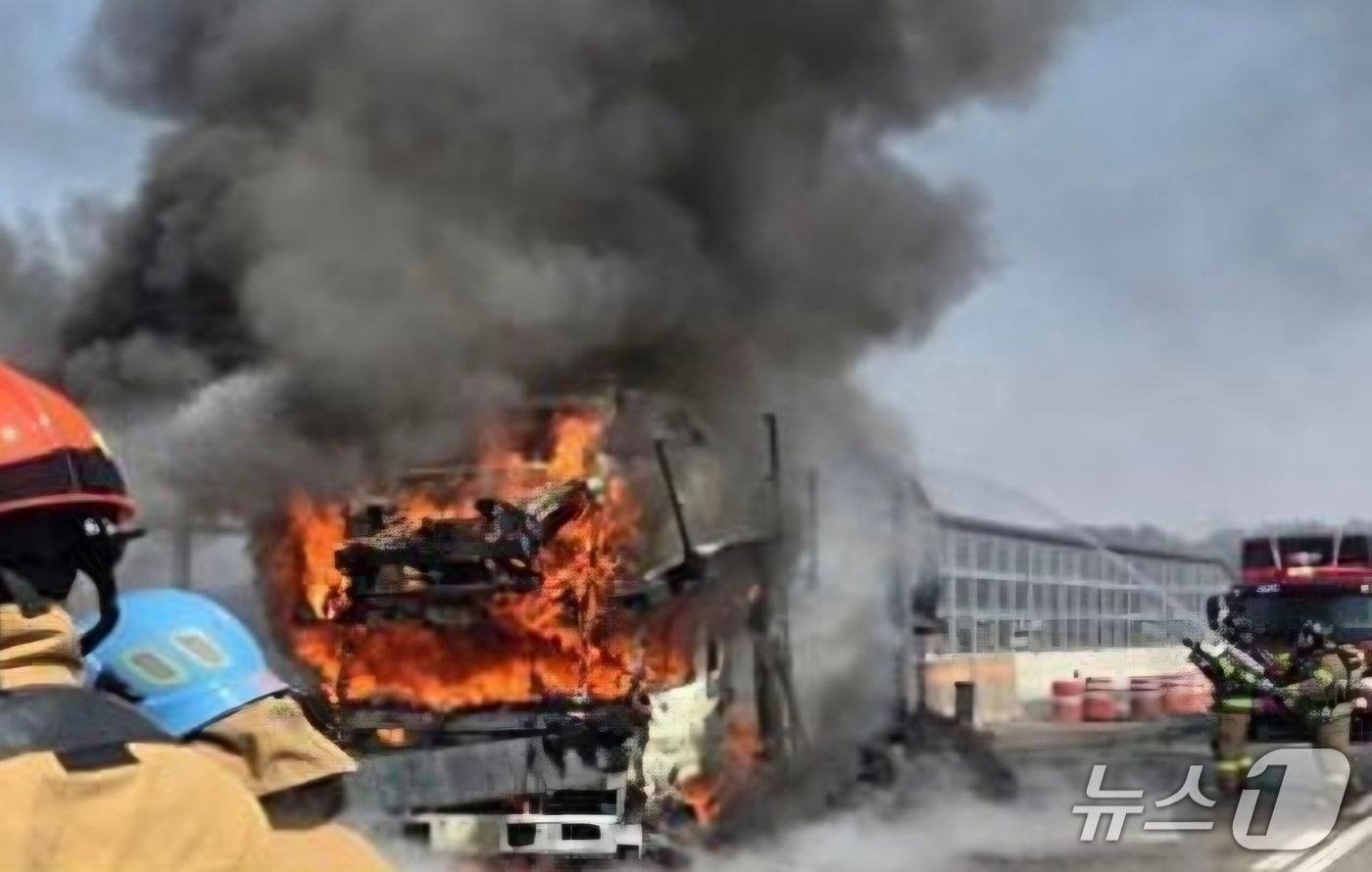 본문 이미지 - 화재 현장. (경기도소방재난본부 제공. 재판매 및 DB 금지) 2026.4.2/뉴스1