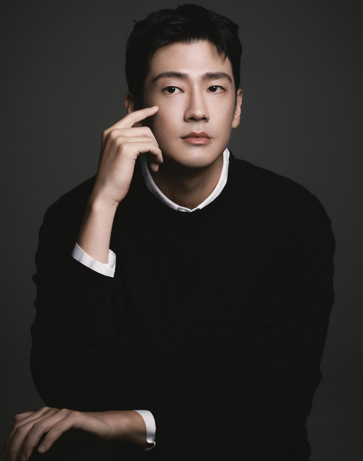 본문 이미지 - 배우 구자성 / HB엔터테인먼트