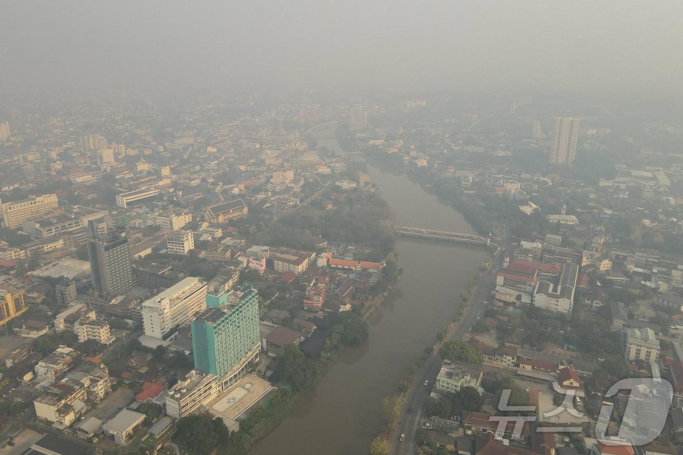 본문 이미지 - 치앙마이 대기오염. 2026.03.31 ⓒ 로이터=뉴스1