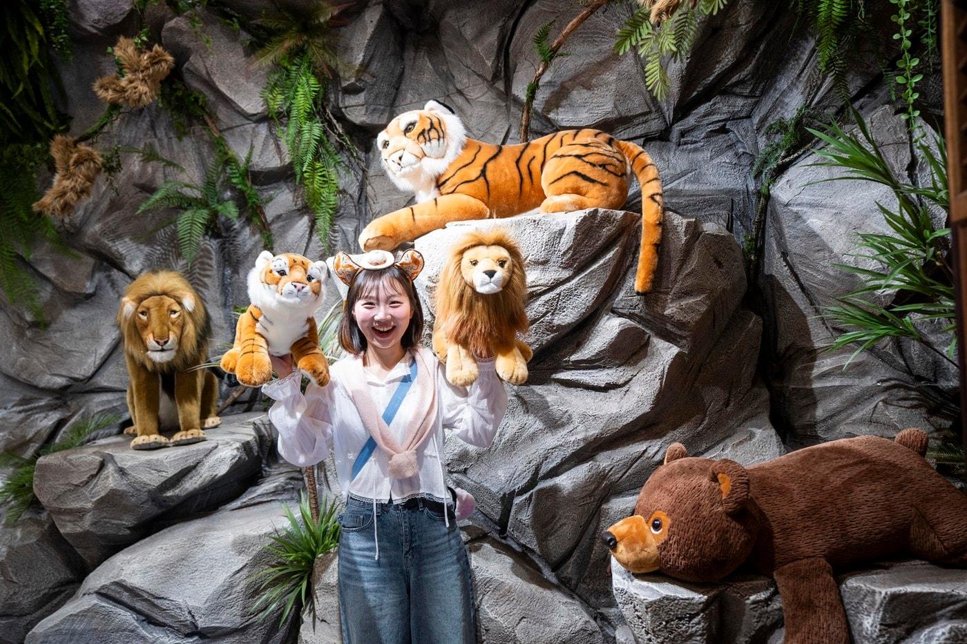 본문 이미지 - 나만의 반려 인형을 입양할 수 있는 사파리 기프트샵(에버랜드 제공)