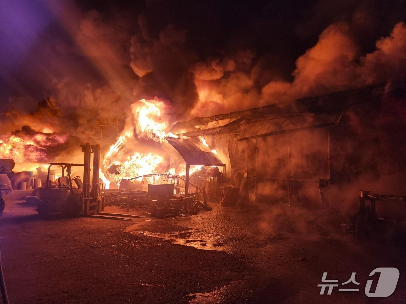 본문 이미지 - 양주 화재 현장.(경기도북부소방재난본부 제공. 재판매 및 DB 금지)/뉴스1