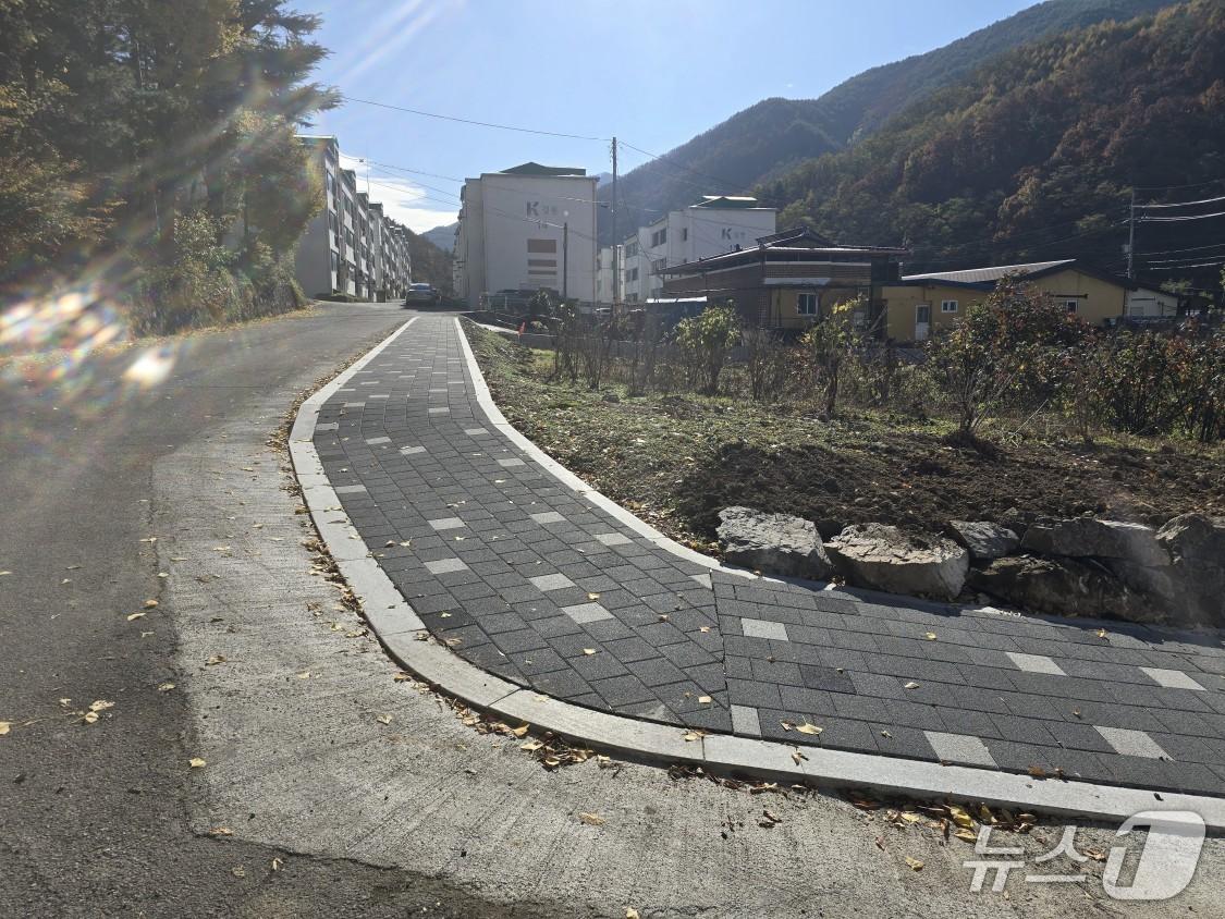 본문 이미지 - 도계4리 보행로 개설 후.(삼척시 제공, 재판매 및 DB 금지) 2026.4.20/뉴스1