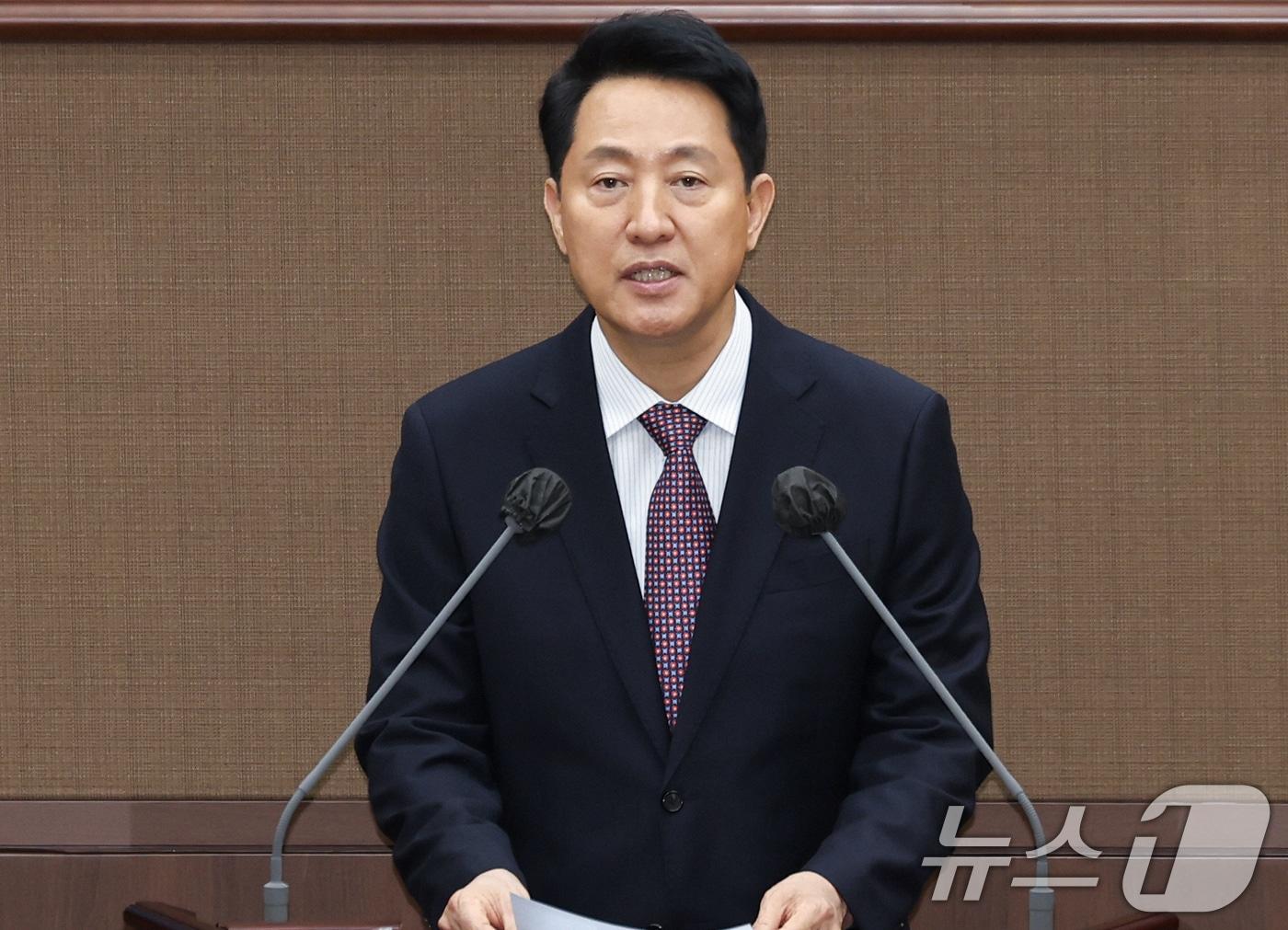 본문 이미지 - 오세훈 서울시장이 지난 20일 오후 서울 중구 서울시의회 본회의장에서 열린 제335회 임시회 제1차 본회의에서 2026년도 제1회 추가경정예산안 제출에 따른 시정연설을 하고 있다. 2026.4.20 ⓒ 뉴스1 임지훈 인턴기자