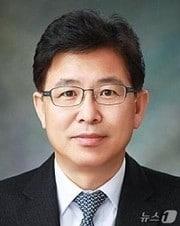 본문 이미지 - 한국탄소산업진흥원 김용만 2대 원장.