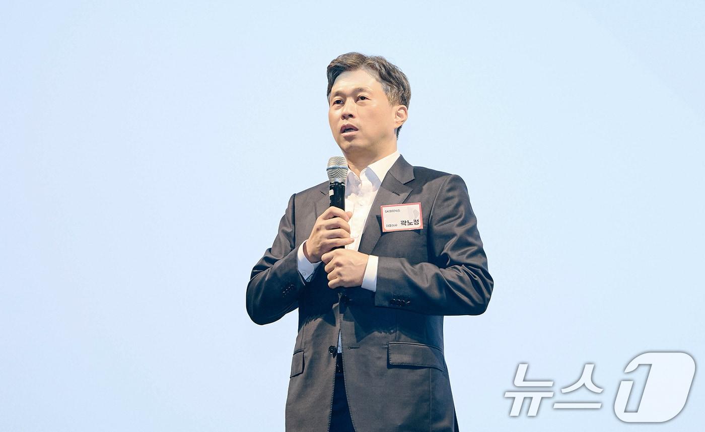 본문 이미지 - 곽노정 SK하이닉스 대표이사가 지난 20일 서울 광진구 그랜드 워커힐에서 열린 '2026년 동반성장협의회 정기총회'에서 발언하고 있다. (SK하이닉스 제공. 재판매 및 DB 금지) 2026.4.20 ⓒ 뉴스1