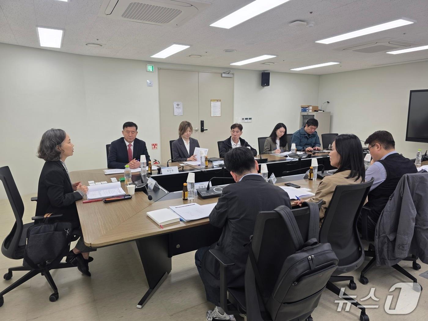 본문 이미지 - 지난 15일 부산시와 부산테크노파크가 소규모 사업장의 안전 사각지대 해소를 위한 중대재해 예방 사업 추진을 위해 운영위원회를 개최했다.(부산테크노파크 제공. 재판매 및 DB금지)