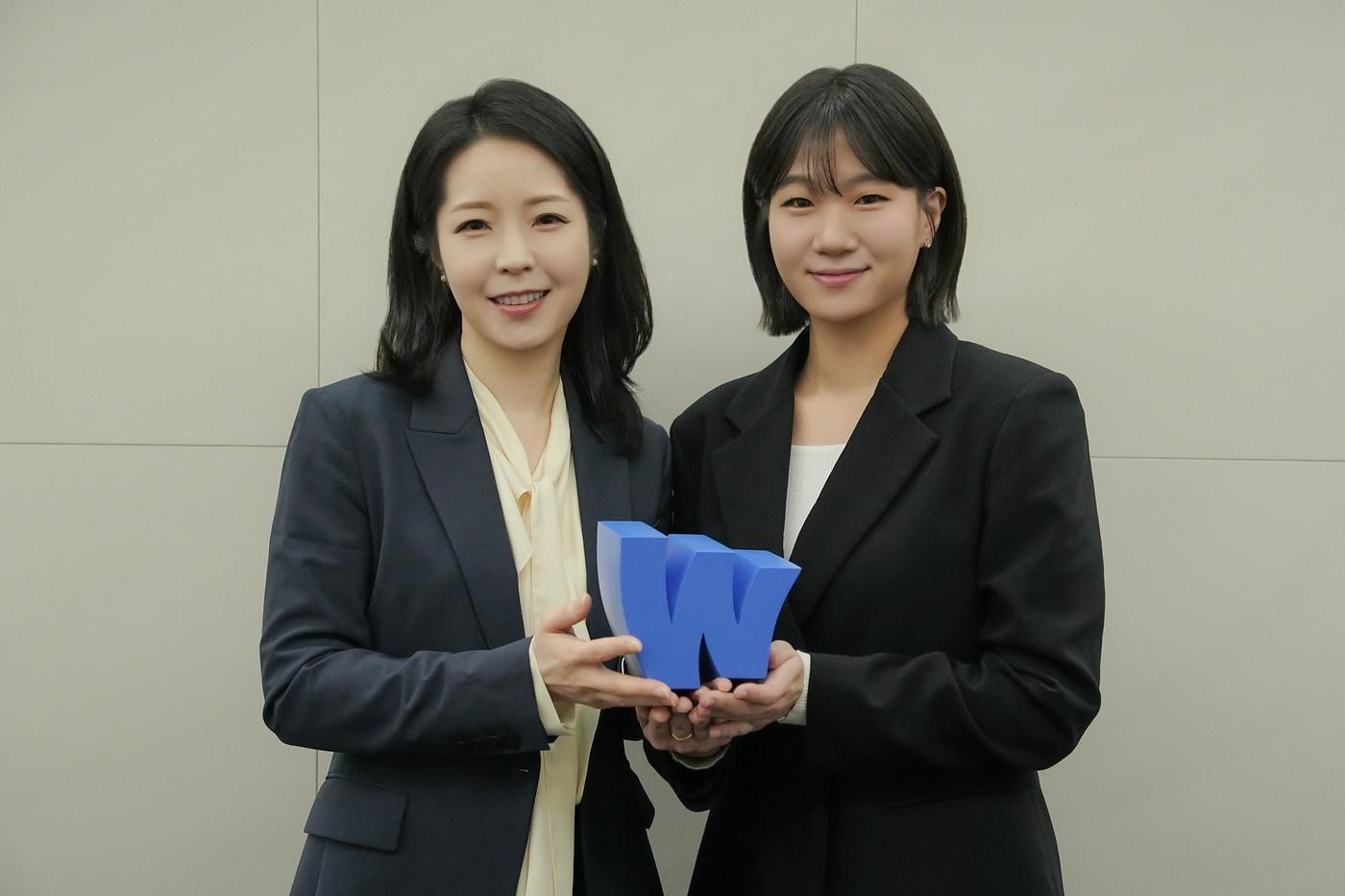 본문 이미지 - 강전애 전 국민의힘 대변인(왼쪽), 박성민 전 더불어민주당 최고위원 / 사진제공=웨이브