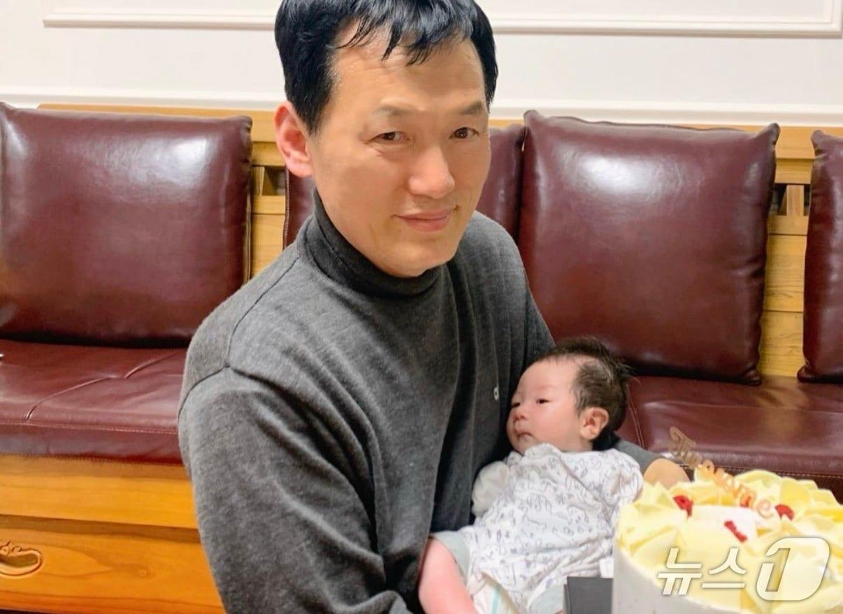 본문 이미지 - 가장으로 30년 가까이 성실하게 일한 60대 남성이 삶의 마지막 3명에게 새 생명을 전한 뒤 하늘로 떠났다. 사진은 기증자 김기웅 씨.(한국장기조직기증원 제공)