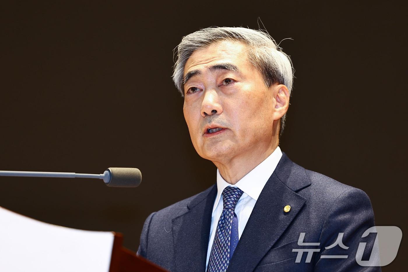 본문 이미지 - 신현송 신임 한국은행 총재가 21일 서울 중구 한국은행 별관에서 열린 취임식에서 인사말을 하고 있다. (공동취재) 2026.4.21 ⓒ 뉴스1 황기선 기자