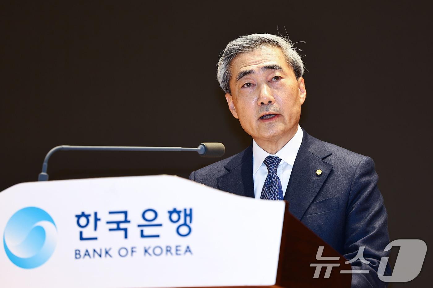 본문 이미지 - 신현송 신임 한국은행 총재가 21일 서울 중구 한국은행 별관에서 열린 취임식에서 인사말을 하고 있다. (공동취재) 2026.4.21 ⓒ 뉴스1 황기선 기자