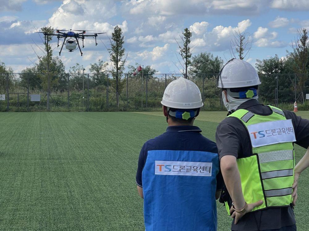 본문 이미지 - TS 드론 임무특화교육 모습.(한국교통안전공단 제공)뉴스1ⓒ news1
