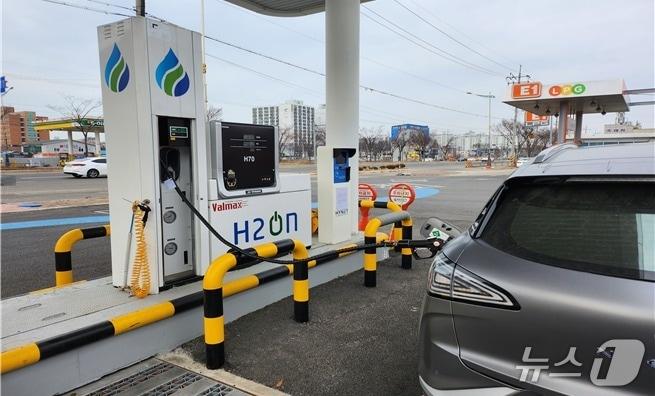 본문 이미지 - 군산 수소자동차 충전소./뉴스1