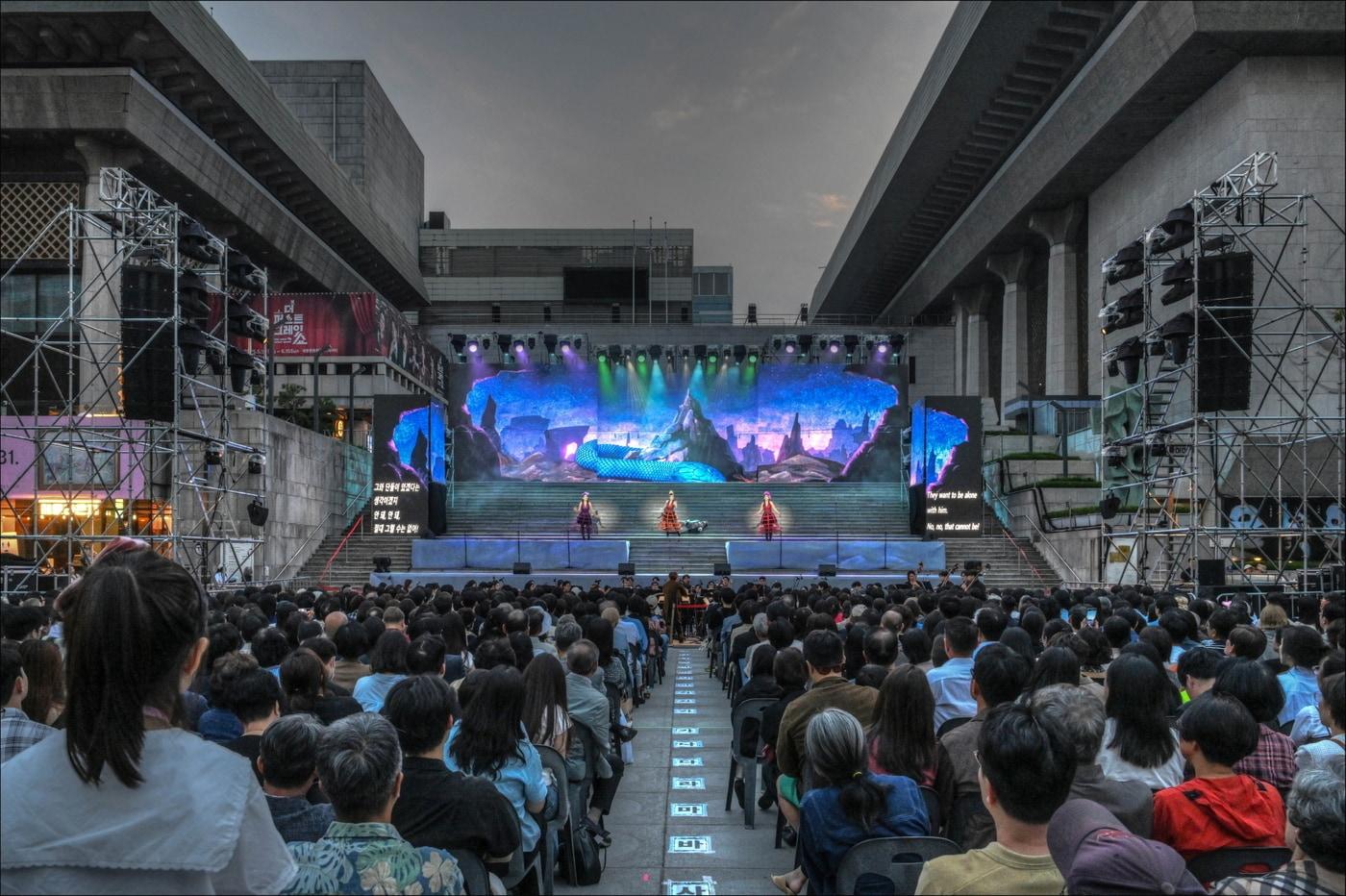 본문 이미지 - 지난해 열린 야외오페라 '마술피리' 모습(세종문화회관 제공)