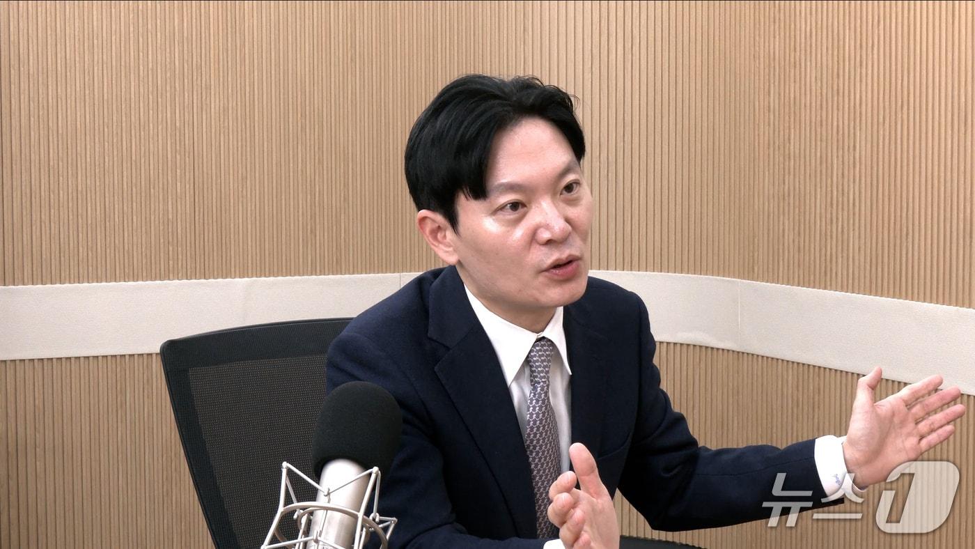 본문 이미지 - 뉴스1TV '팩트앤뷰'에 출연한 박상용 검사. 2026.4.21./뉴스1