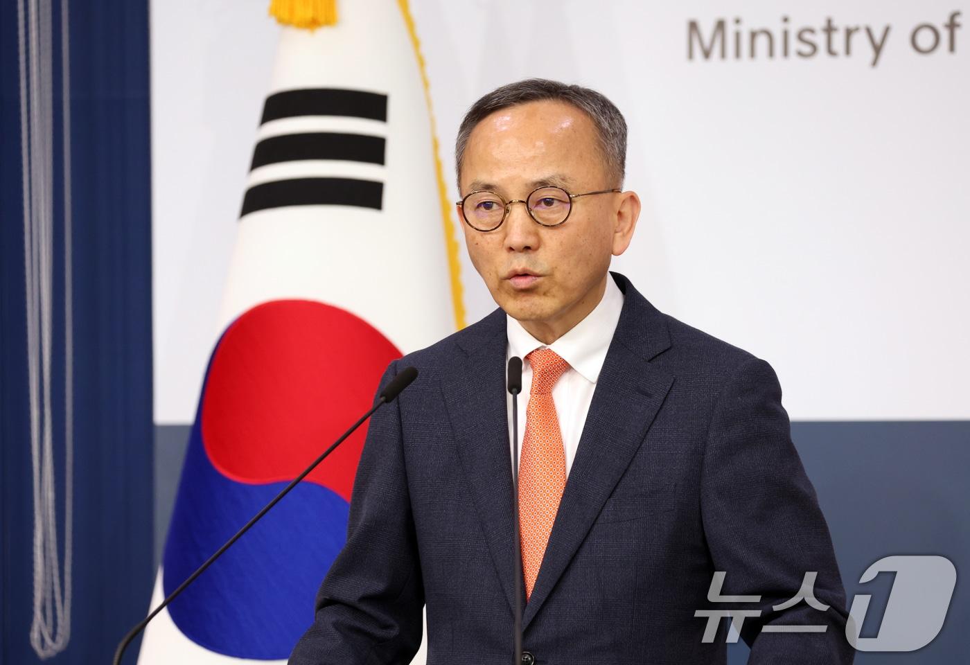 본문 이미지 - 박일 외교부 대변인이 21일 오후 서울 종로구 정부서울청사 별관 외교부에서 열린 정례브리핑에서 최근 미측의 한미 간 북핵 관련 정보 공유 제한 보도 관련 등 현안 설명을 하고 있다. 2026.4.21 ⓒ 뉴스1 김명섭 기자