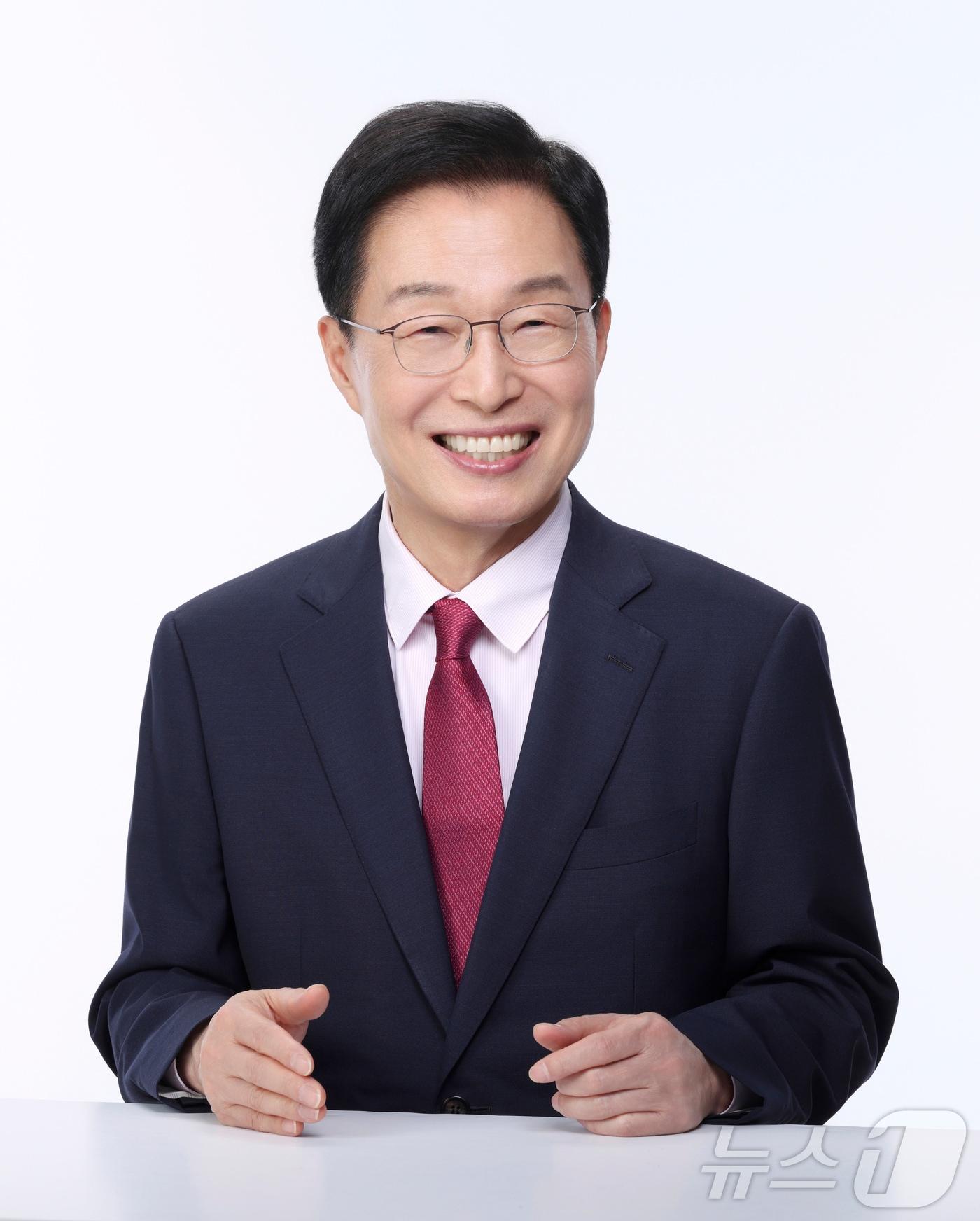 본문 이미지 - 임종식 경북교육감은 21일 2026년 경북교육의 핵심 과제로 학생 안전과 마음건강, 인공지능(AI) 기반 미래교육, 질문 중심 수업 혁신, 학령인구 감소 대응 전략을 제시했다. /뉴스1