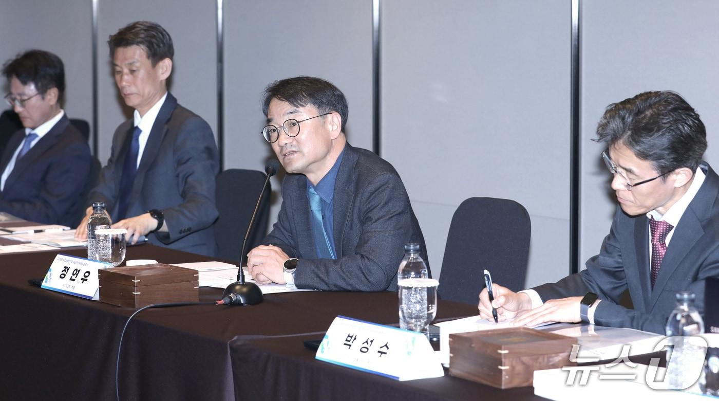 본문 이미지 - 정연우 지식재산처 차장(왼쪽에서 3번째)이 인사말을 하고 있다.(지식재산처 제공.재판매 및 DB금지)/뉴스1